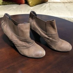 Vince Camuto Tan Suede Boots